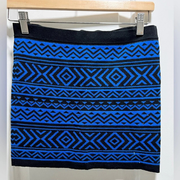 Forever21 Geometry Mini Skirt Size Small - Picture 1 of 7